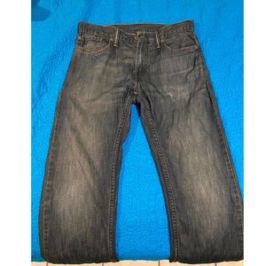 32 x 34 Levi’s: Dark Wash Denim Jeans
